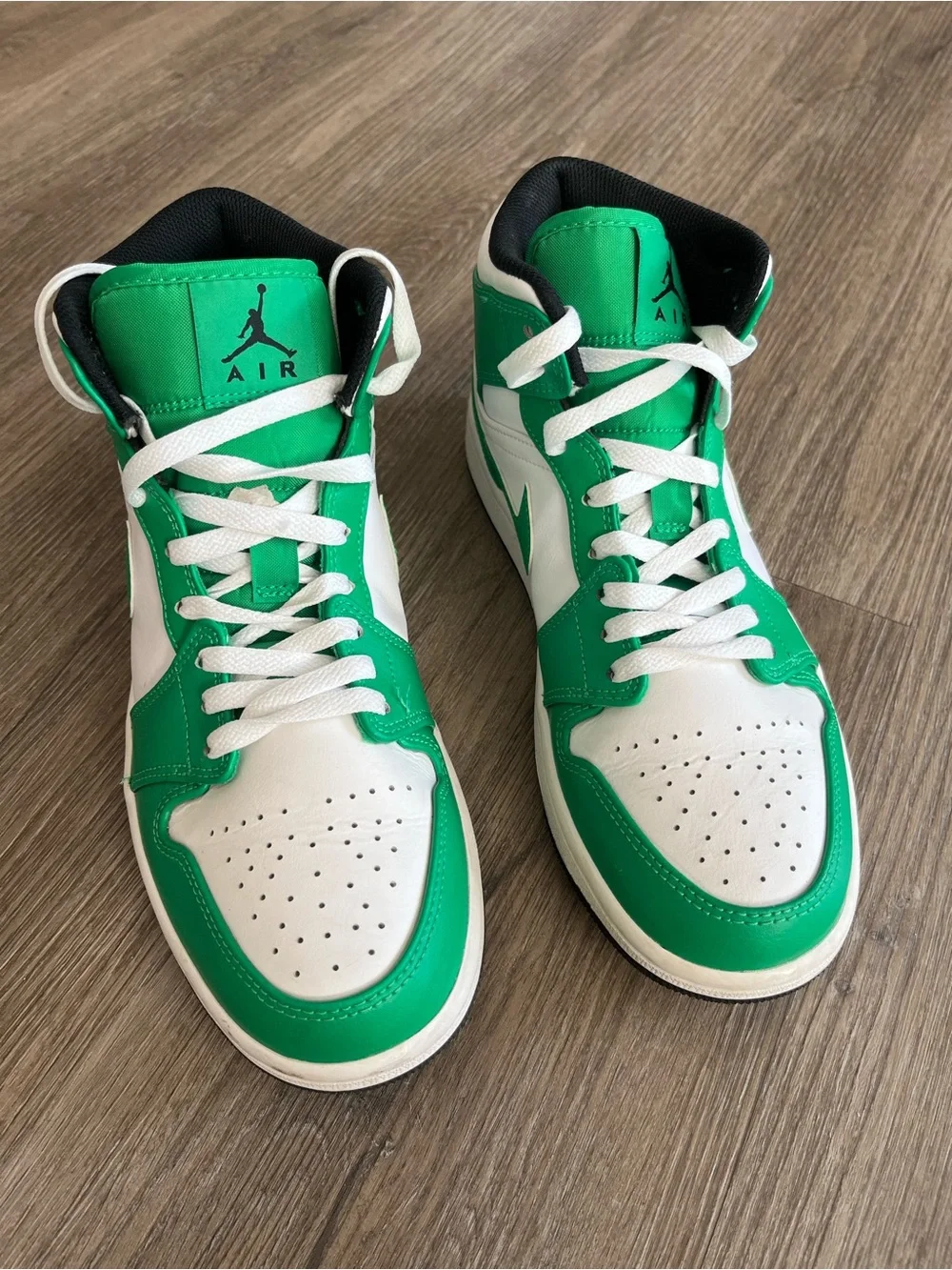 Nike Air Jordan 1 Mid Lucky Green Black White DQ8423-301 Men's 8 no box